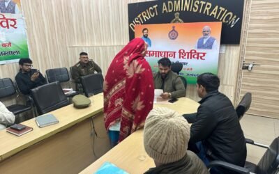 नगराधीश अभिषेक गर्ग ने समाधान शिविर में सुनीं लोगों की समस्याएं