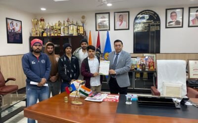 अकादमिक कैलेंडर के अनुसार कक्षाएं लगाने की मांग, किसान छात्र एकता संगठन ने वीसी को सौंपा ज्ञापन