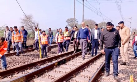 जुलाना रेलवे स्टेशन का डीआरएम ने किया औचक निरीक्षण, अधिक ट्रेनों के ठहराव की उठी मांग