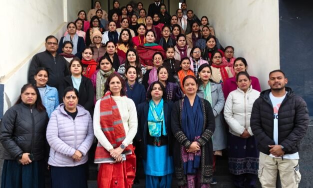 रिवर साइड डीएवी स्कूल में सामाजिक विज्ञान क्षमता निर्माण कार्यशाला