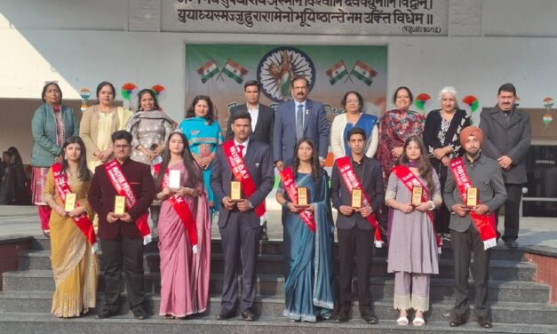 डीएवी स्कूल में कक्षा 12 के विद्यार्थियों का आशीर्वाद समारोह