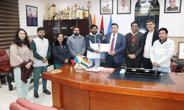 सीआरएसयू छात्र प्रदीप कुमार ने ऑस्ट्रेलिया में गीता ज्ञान निबंध प्रतियोगिता में पाया तीसरा स्थान