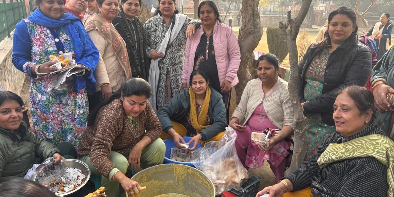 मकर संक्रांति पर मॉडल टाउन में महिला मंडल ने किया भव्य लंगर का आयोजन