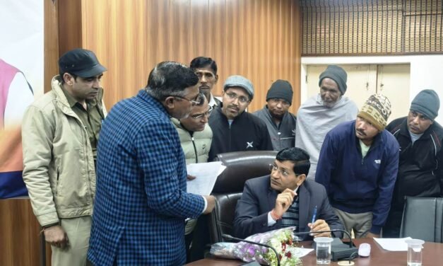 समाधान शिविर में एसडीएम ने सुनी जन समस्याएं, त्वरित निवारण के निर्देश