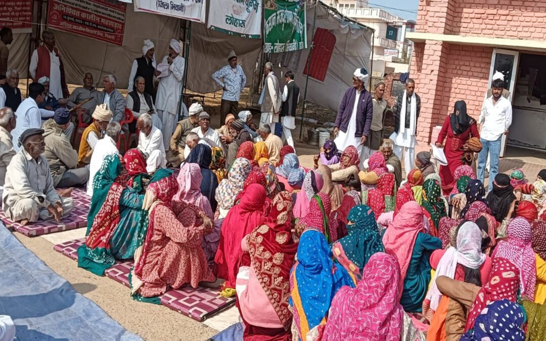 अमर्यादित भाषा प्रयोग के विरोध में शारदा महिला महाविद्यालय के समर्थन में सौंपा ज्ञापन