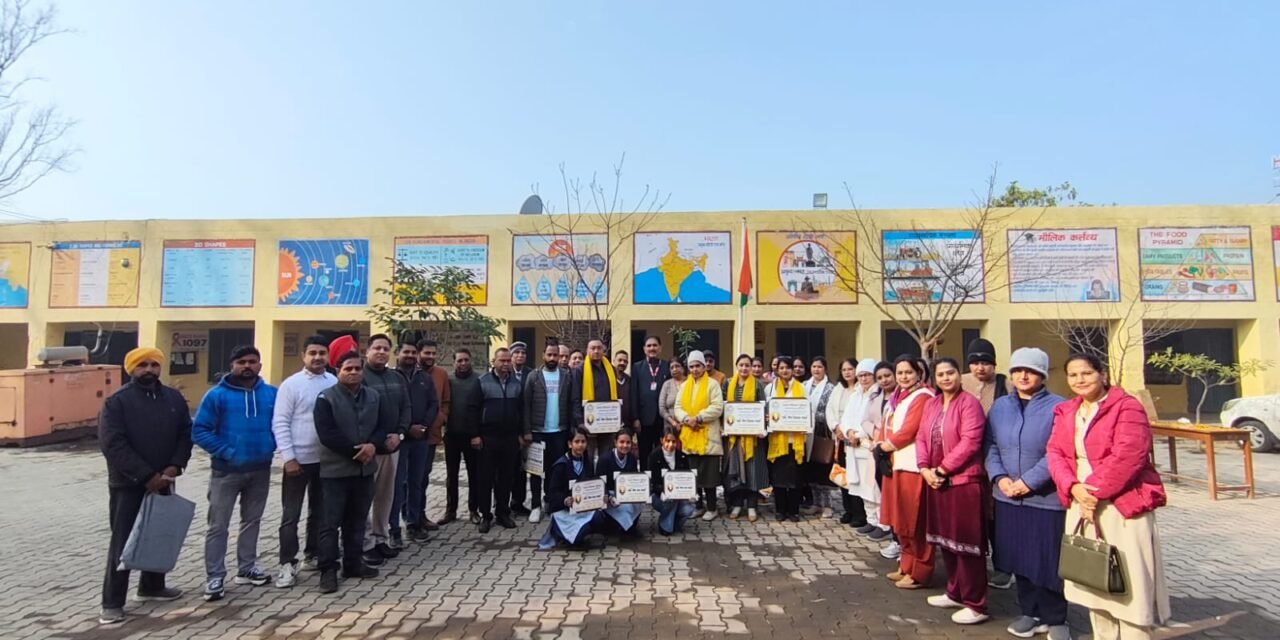 सुल्तानपुर स्कूल में गुरु वंदन-छात्र अभिनंदन कार्यक्रम का आयोजन