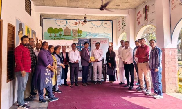 आईडीबीआई बैंक ने फतेहाबाद के सरकारी स्कूल को 75 हजार का सामान किया दान