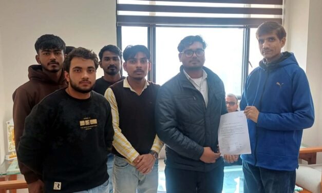 सीआरएसयू में छात्रों के नाम काटने पर किसान छात्र एकता संगठन का विरोध