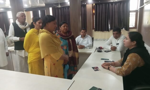 नारायणगढ़ समाधान शिविर में एसडीएम शिवजीत भारती ने दिए त्वरित समाधान के निर्देश