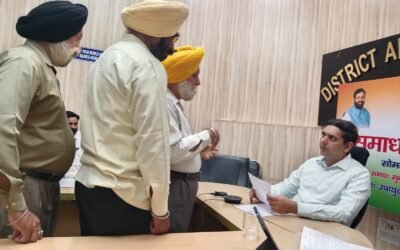 डीसी अजय सिंह तोमर ने समाधान शिविर में सुनी जनसमस्याएं