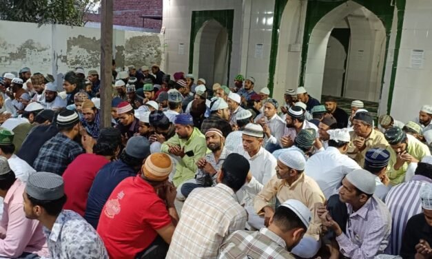 अंबाला की बादशाही मस्जिद में इफ्तार पार्टी, अमन और शांति के लिए मांगी गई दुआ