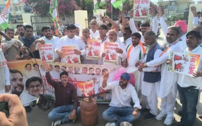 उचाना में कांग्रेस का प्रदर्शन, गैस किल्लत और महंगाई के खिलाफ जताया विरोध