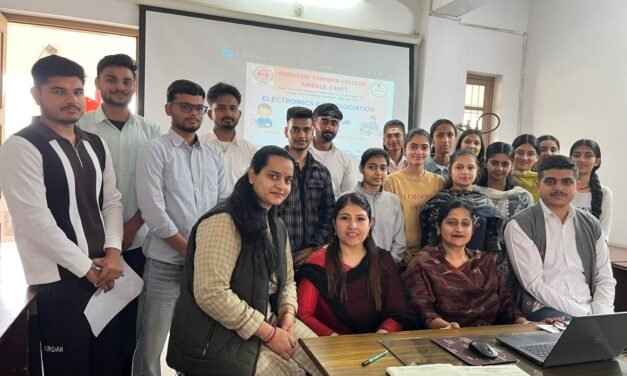 सनातन धर्म कॉलेज में विज्ञान दिवस पर ब्रेडबोर्ड सर्किट मेकिंग प्रतियोगिता